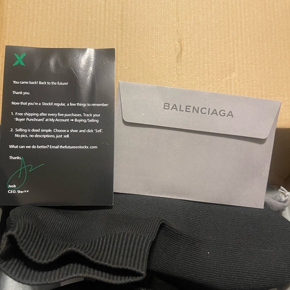 Worn once and not for long ! Pet free smoke free environment! Woman 8.5-9 - Picture 3 of 3